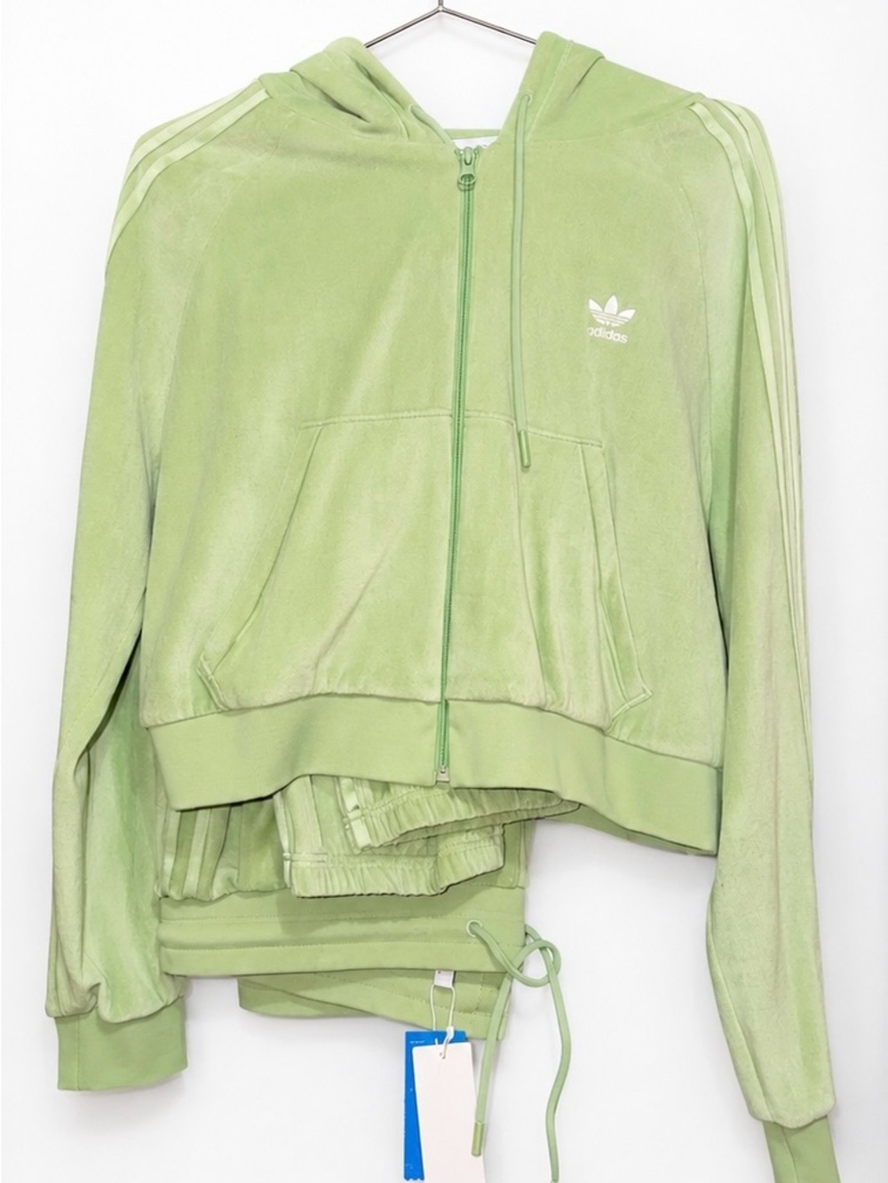 adidas Oman Crop FZ Hoodie & Jogger Set Chalk Green - Picture 2 of 16